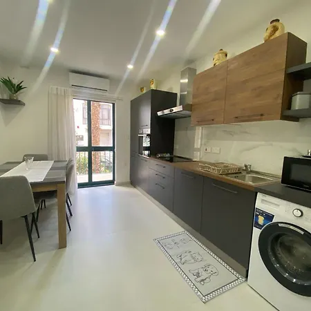 New 3 Bed With Communal Pool Apartment St. Paul's Bay