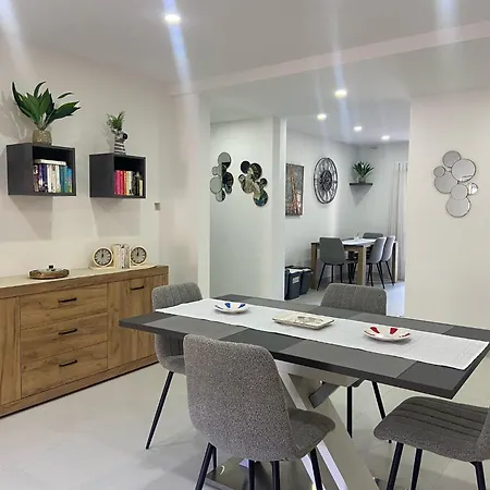 New 3 Bed With Communal Pool *