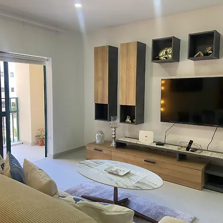The Poolside Three Apartman