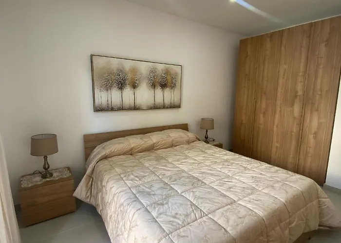 New 3 Bed With Communal Pool Сент-Полс-Бей